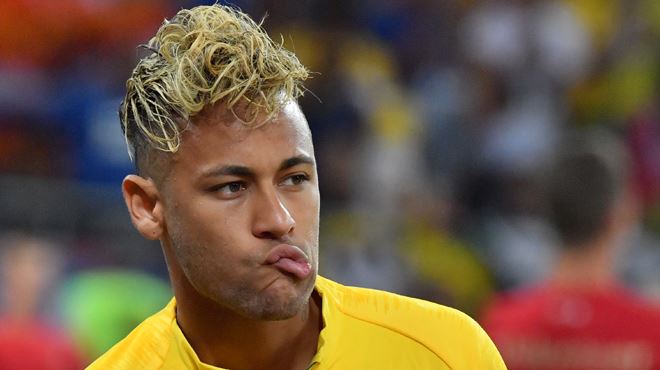 Neymar Raille A Cause De Sa Nouvelle Coiffure Je Me Demande Si Ses Cheveux Ont Ete Mis En Quarantaine Rtl Sport