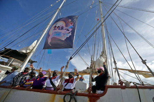 México: una delegación zapatista parte hacia Europa en un velero
