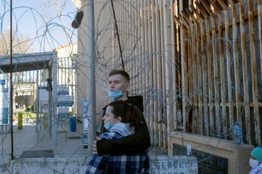 A 10.000 km de Kiev, refugiados ucranianos quedan varados a las puertas de Estados Unidos en México