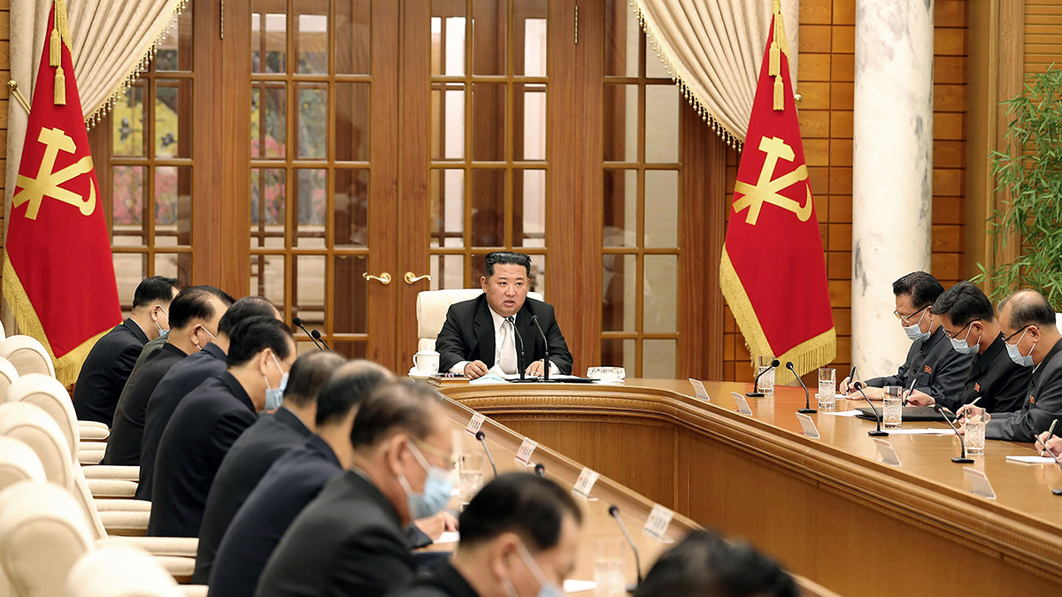 La Corea del Nord annuncia il suo primo caso in assoluto di Covid: Kim Jong Un ordina il blocco a livello nazionale