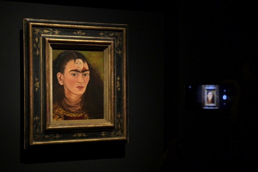 Argentina: Un icónico autorretrato de Frida Kahlo, visible por primera vez en 25 años