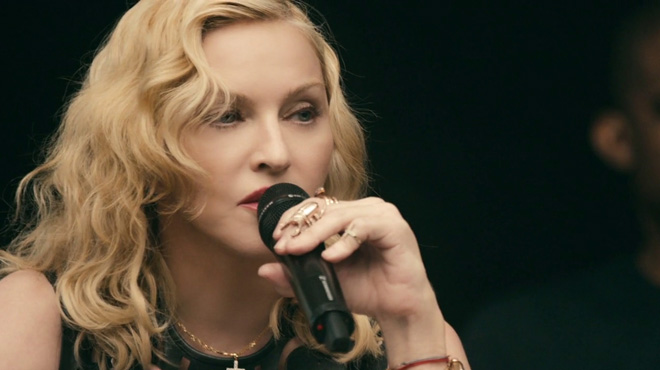 Madonna Pose Nue Sur Instagram Pour Dénoncer La Censure Des Médias
