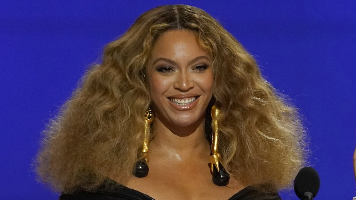 I fan di Beyoncé smettono di lavorare dopo aver ascoltato la sua nuova canzone “Break My Soul”