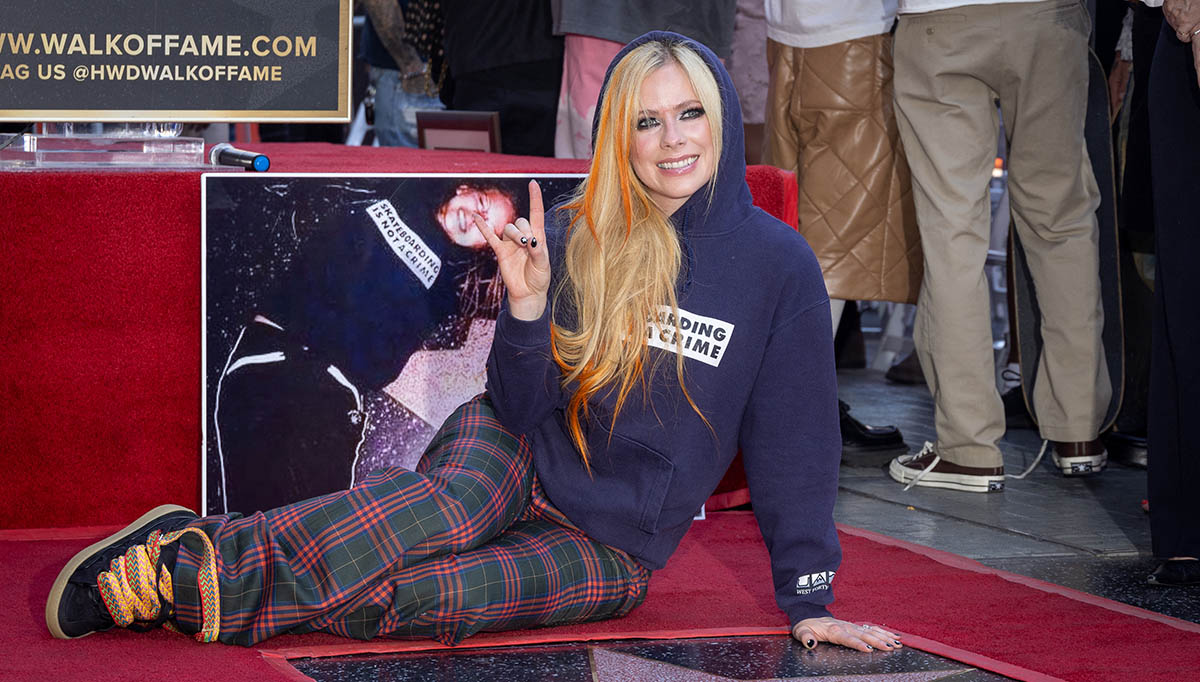 La pop star Avril Lavigne reÃ§oit son Ã©toile Ã  Hollywood: "Je porte le ...