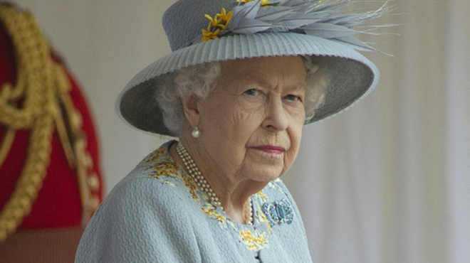Pubblicato il certificato di morte di Elisabetta II: ora conosciamo la causa della sua morte