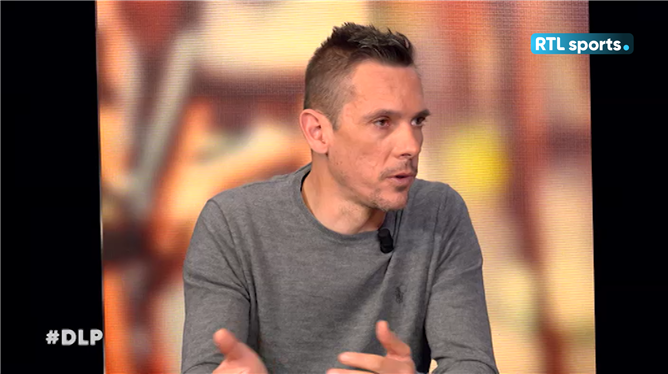 Wout van Aert avant le départ du Nieuwsblad: 