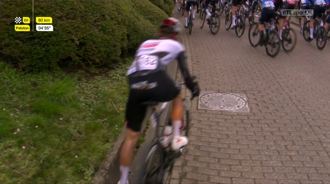 Un joli cadeau d'anniversaire: Jasper Philipsen impressionne et s