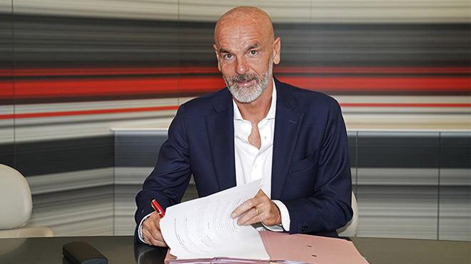 Serie A: l'AC Milan présente son nouvel entraîneur - RTL sport