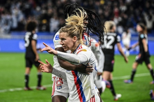 C1 Frauen: Lyon-Paris Saint-Germain und Barcelona-Wolfsburg im Halbfinale