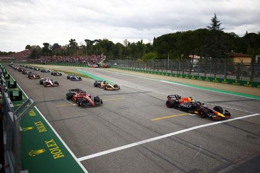 F1 Emilia-Romaña: Verstappen gana la carrera al sprint y se hace con la pole por delante de Leclerc