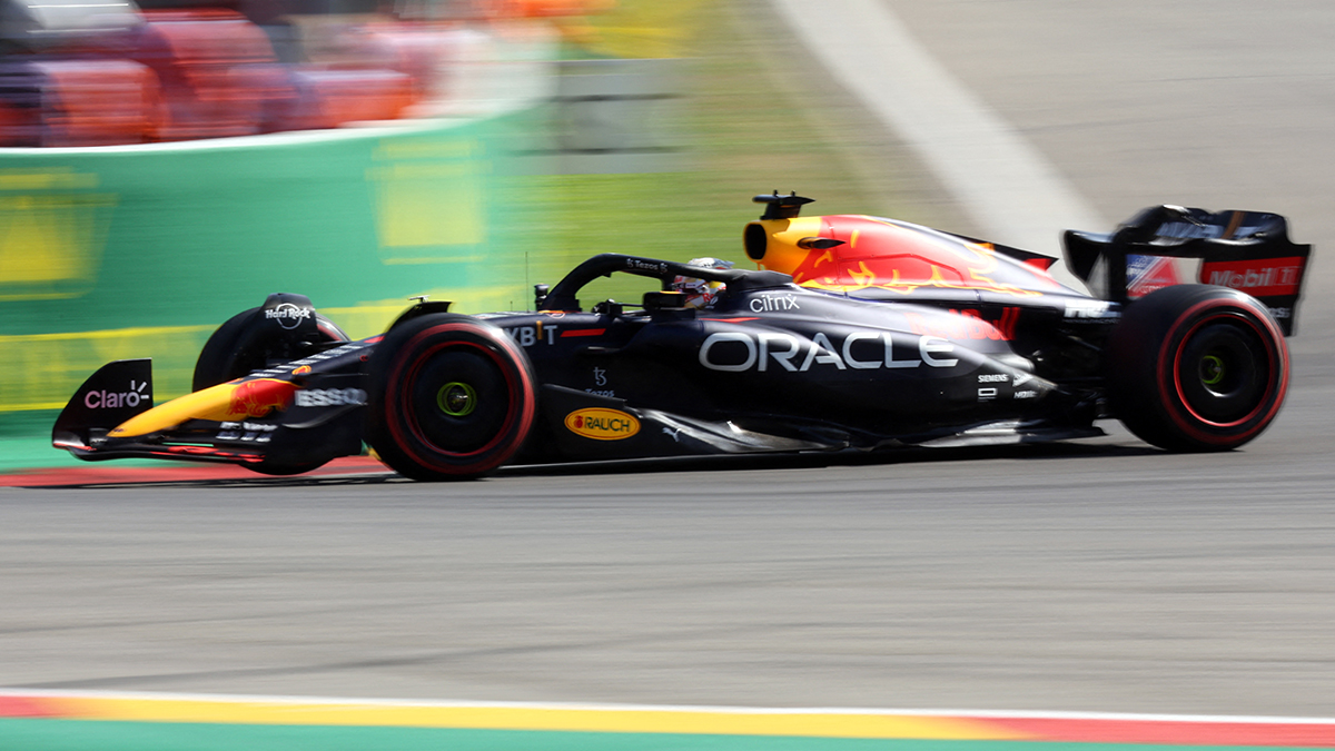 Solo en el mundo, Max Verstappen gana el Gran Premio de Bélgica aplastando a la competencia