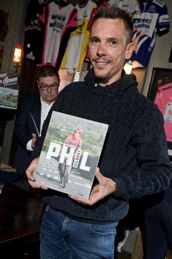 Pensioen van Philip Gilbert – Philip Gilbert heeft een officieel boek over zijn carrière uitgebracht