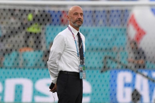 Gianluca Vialli lascia temporaneamente la dirigenza della squadra italiana per cure